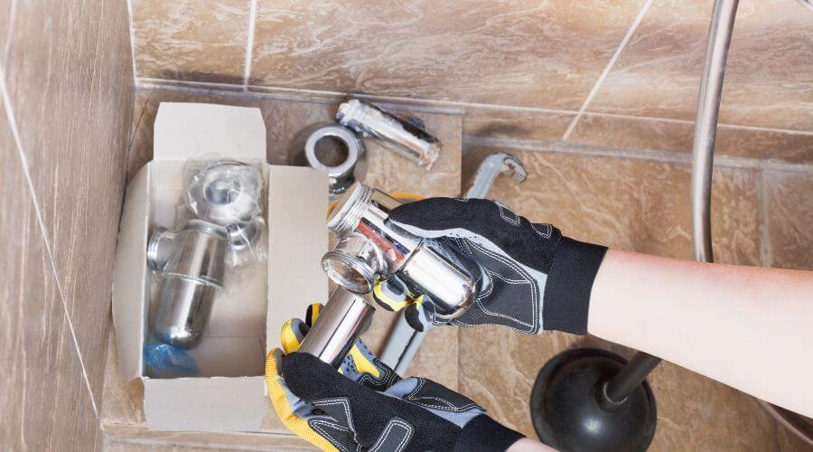 Professional gutter cleaning in Paradise, MI